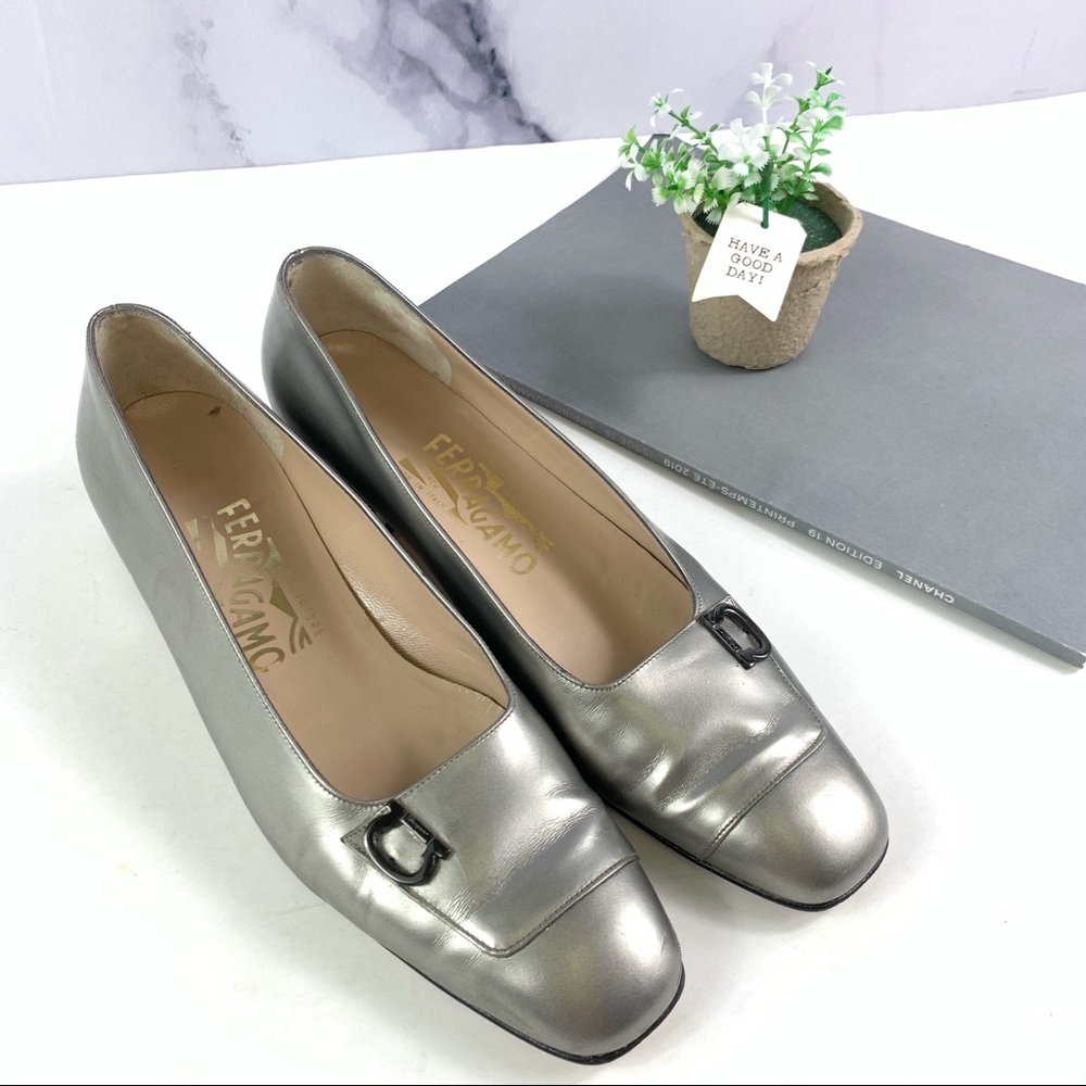 Salvatore Ferragamo Leather Pump Horsebit 7 AA